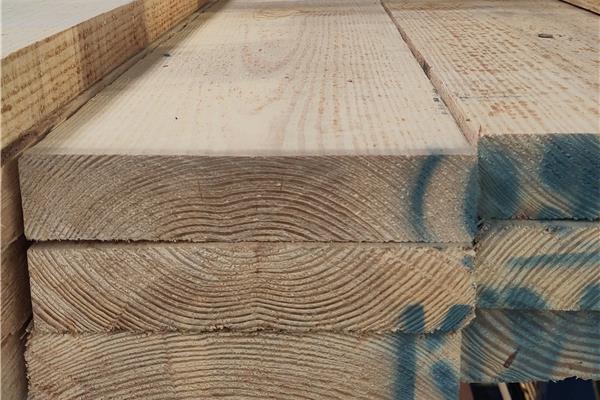 Yellow Pine 2x10 Essen, Houthandel Van Den Berg